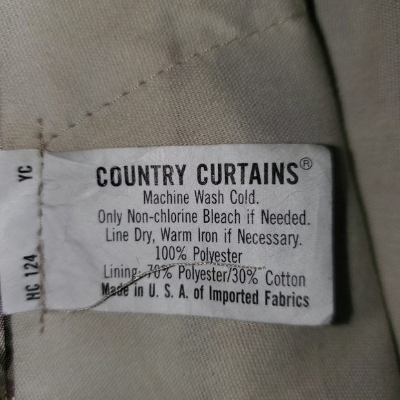 Country Curtains brand deluxe curtain set. - Picture 4 of 6